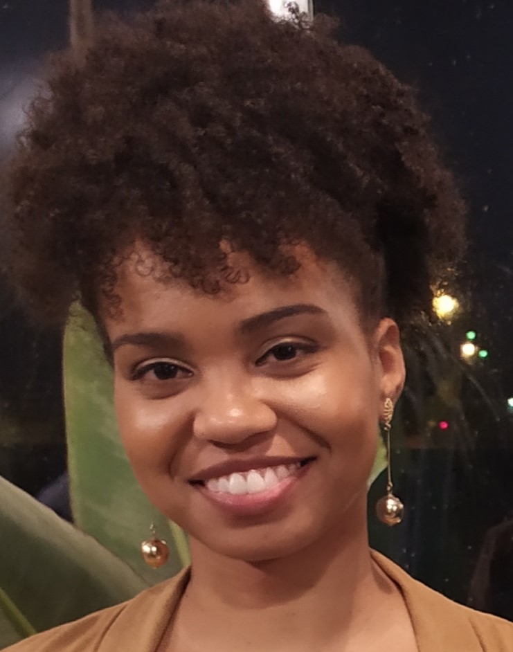 Ana Elisa Izaias DE Queiroz
